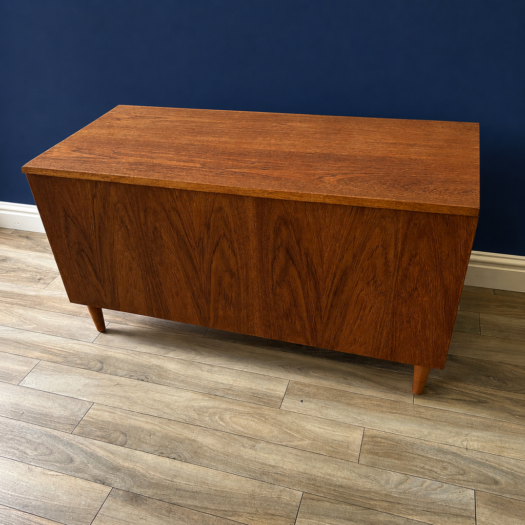 Elliots of Newbury Blanket Box — Refurbished