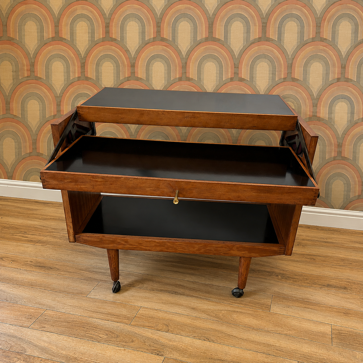 Metamorphic Trolley