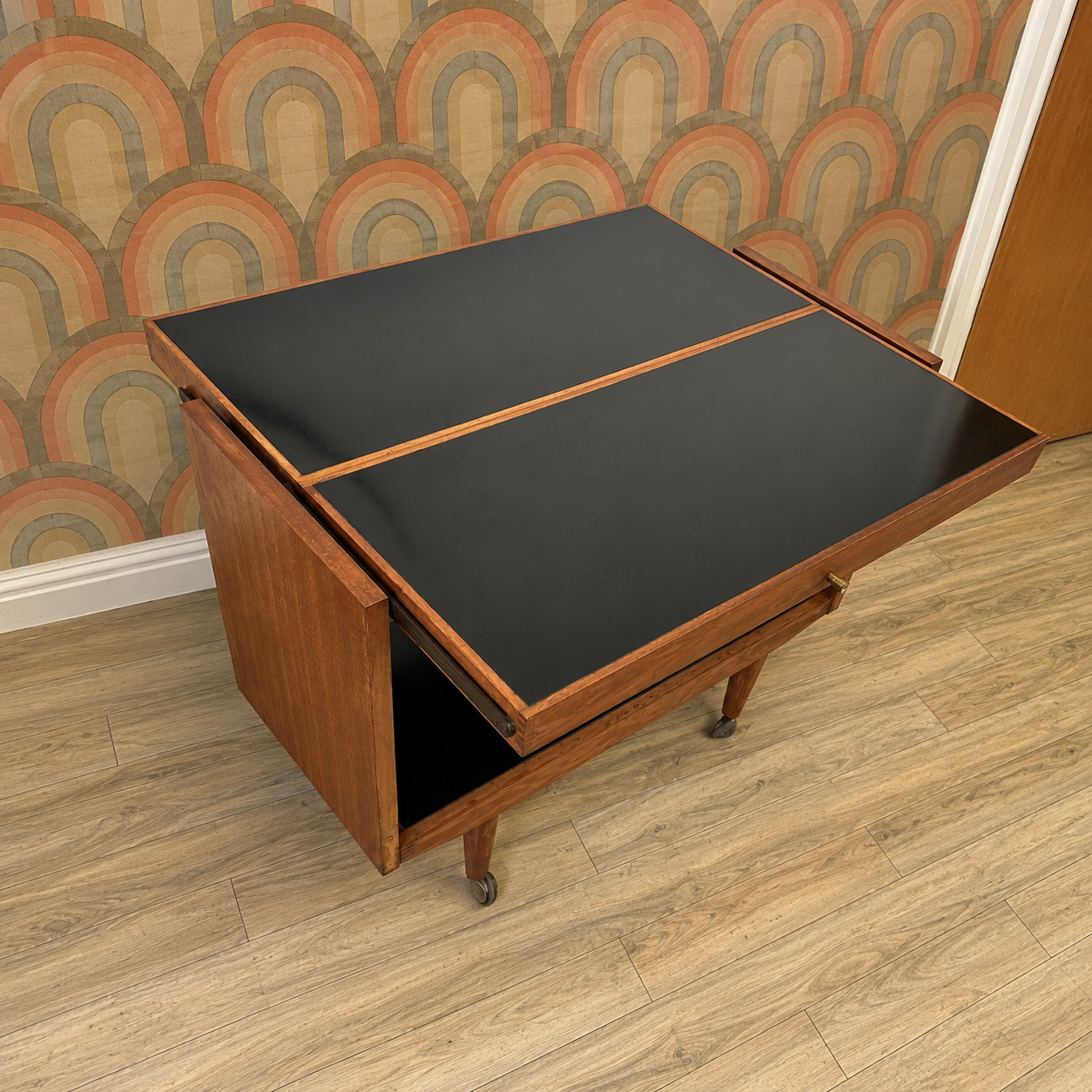 Metamorphic Trolley