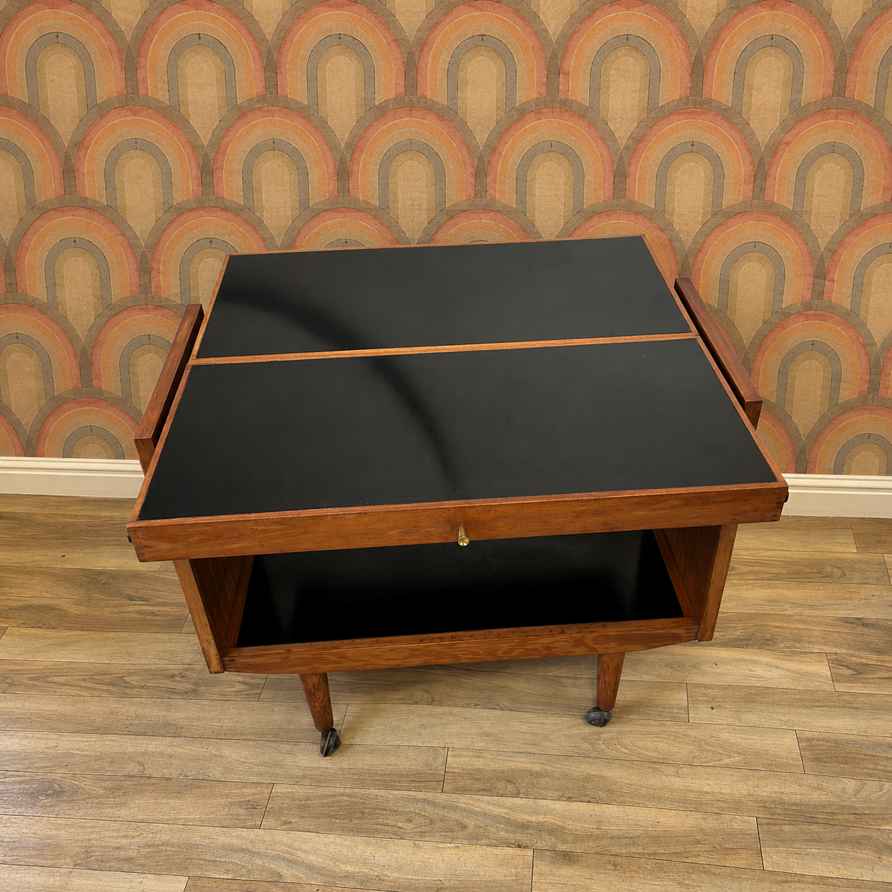 Metamorphic Trolley
